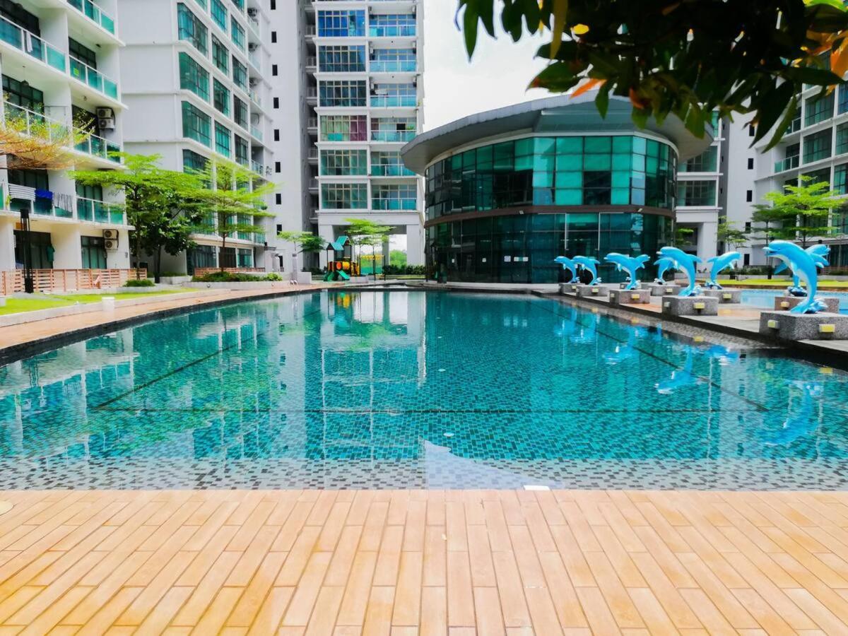 -lake View- Mount Austin Ikea Toppen 10 Mins - B107 Johor Bahru