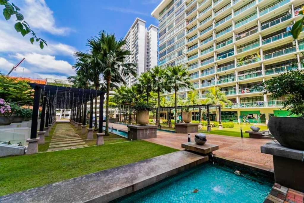 -lake View- Mount Austin Ikea Toppen 10 Mins - B107 * Johor Bahru